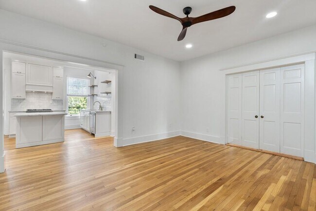 Building Photo - 116 Lafayette Dr NE