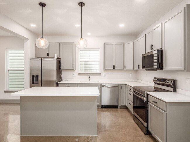 Building Photo - 166 Wisconsin Ave