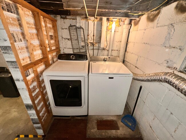 Building Photo - 1240 S 17th St