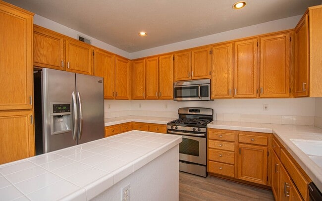 Building Photo - Stunning 3 Bedroom Home in Calavera Hills in Carlsbad