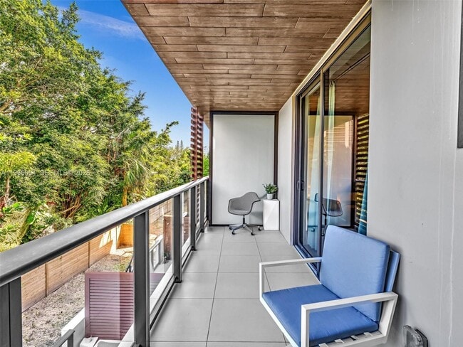 Building Photo - 3040 N Ocean Blvd