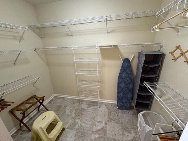 Building Photo - 120 Coburn Dr W