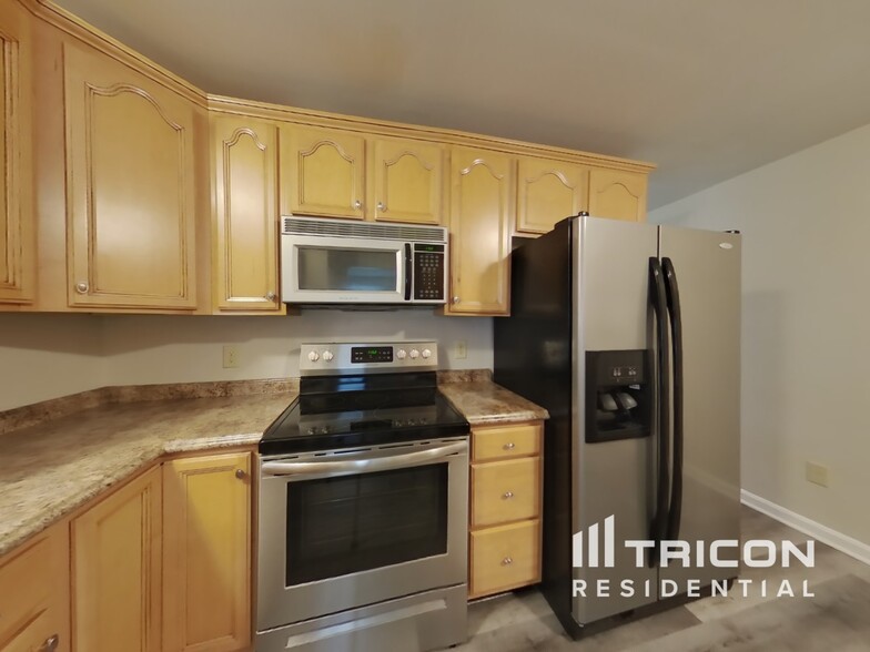 Building Photo - 2773 Fox Pointe Dr