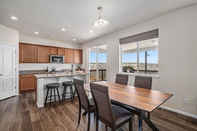 Building Photo - 7725 Sabino Ln