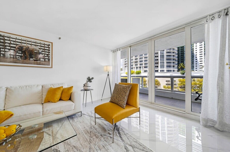 Building Photo - 1717 N Bayshore Dr