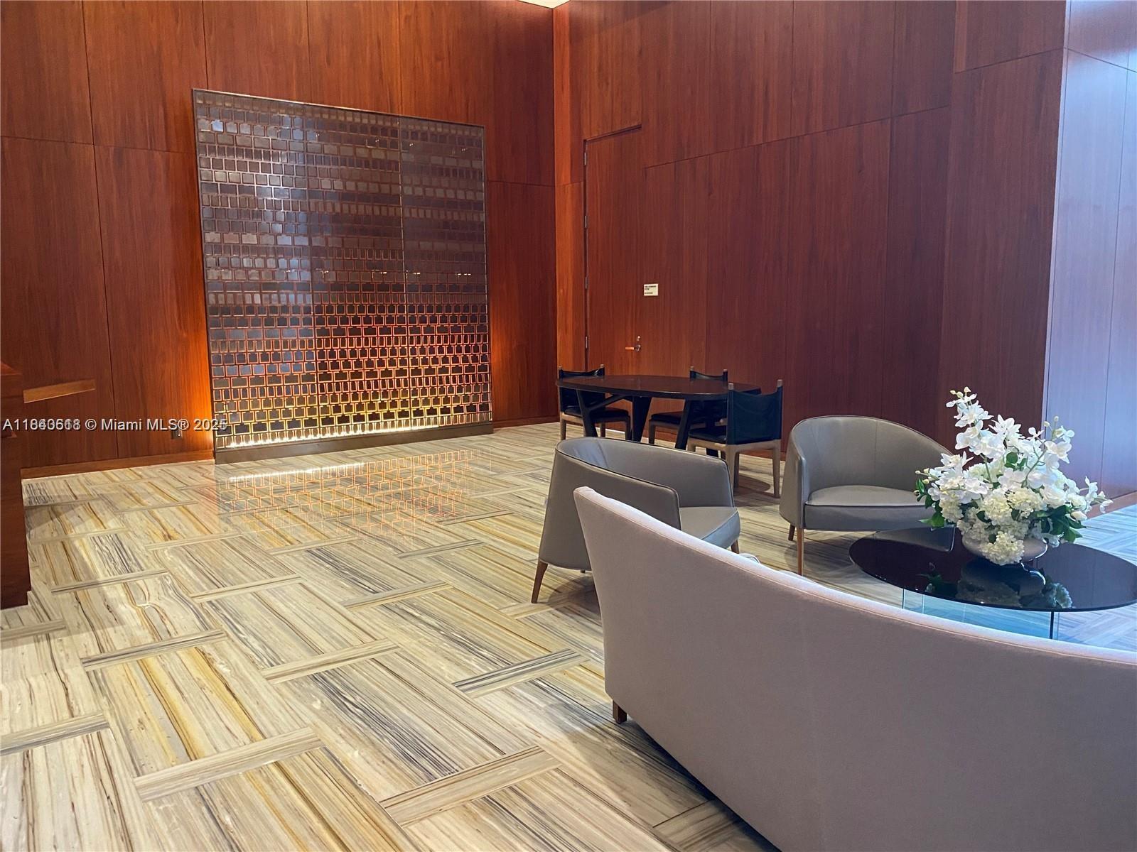 Building Photo - 1300 Brickell Bay Dr