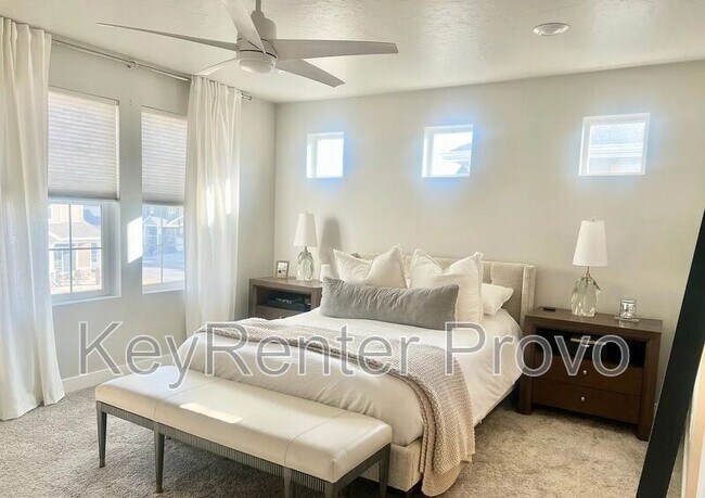 Building Photo - 264 S Hidden Lagoon Pl