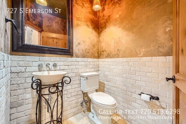 Building Photo - 727 S Emerson St