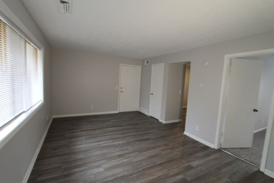 Interior Photo - Briggs Point