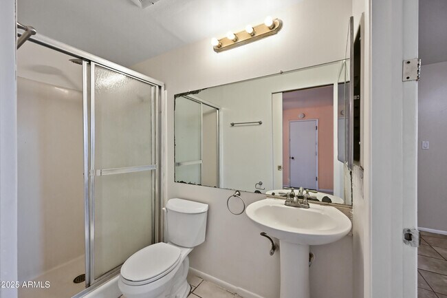 Building Photo - 8444 W Montecito Ave