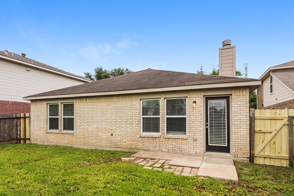 Building Photo - 13910 Maleewan Ln