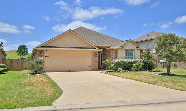 Building Photo - For Lease | 3 Bed, 2 Bath | 1,766 Sq Ft | ...