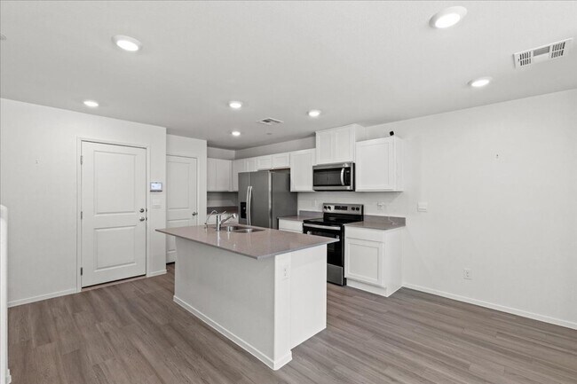 Building Photo - Contemporary 2025  3BD Home Featuring Open-Concept Living & Large Loft