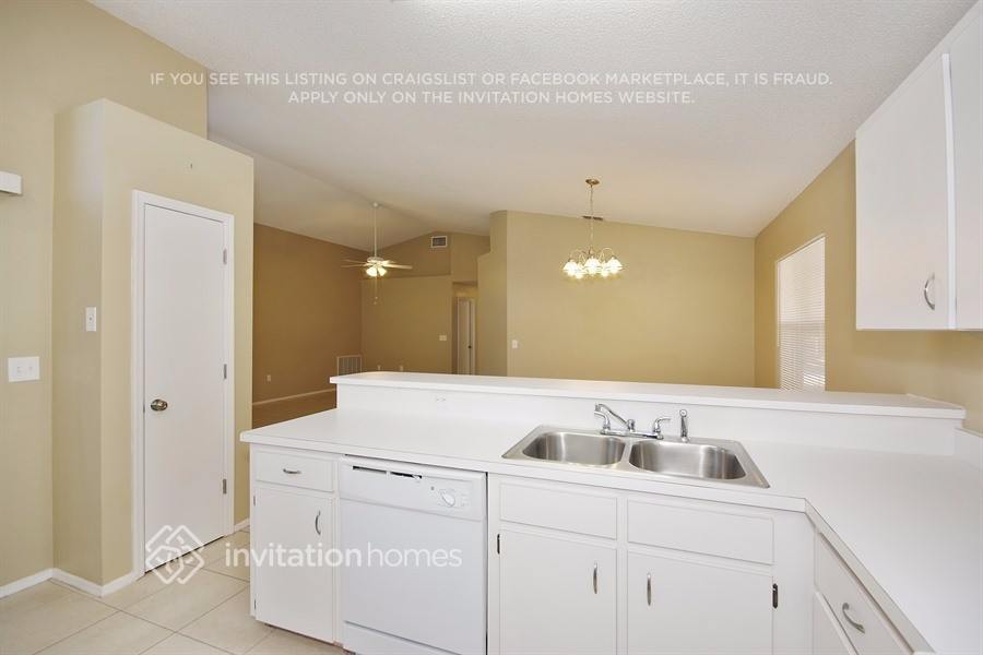 Building Photo - 447 Emerald Cove Loop