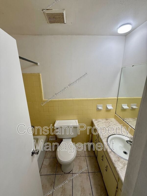 Building Photo - 3343 O'Hara Dr N