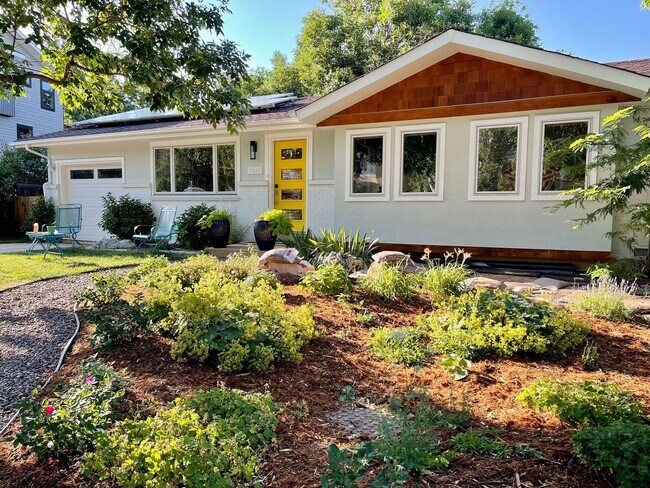 Building Photo - Modern 3BD/2BA Dream Home!