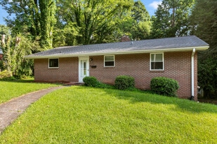 Building Photo - 68 Wilshire Dr