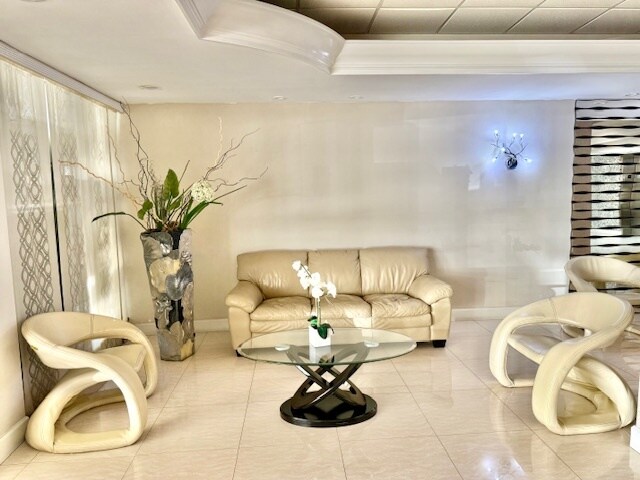 Building Photo - 1833 S Ocean Dr