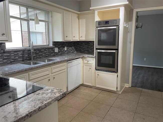 Building Photo - 3122 Cherry Creek Dr