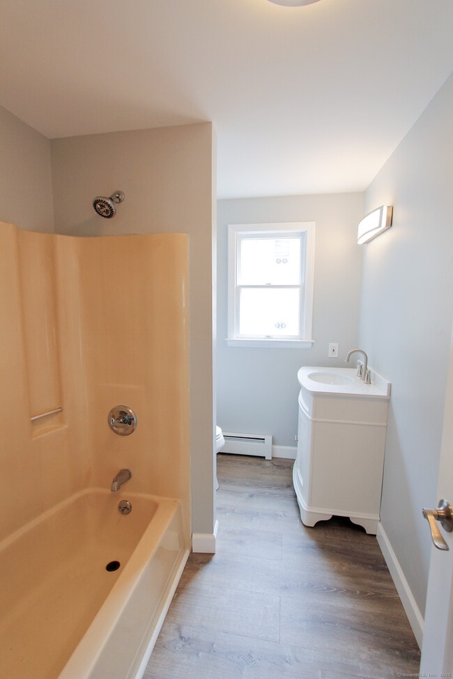 Building Photo - 17 Pinehurst Ave