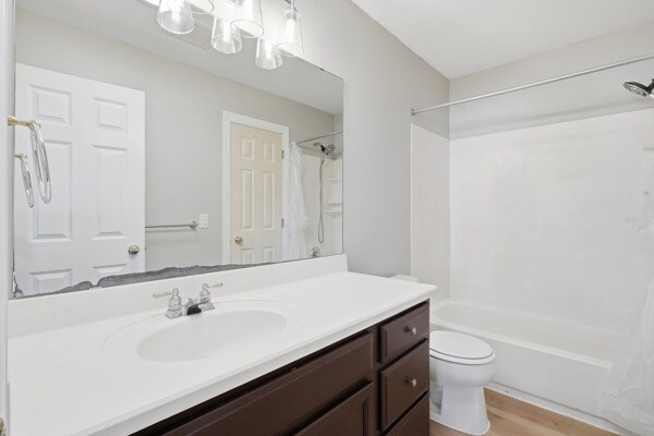 Building Photo - 943 Earley Lake Curve