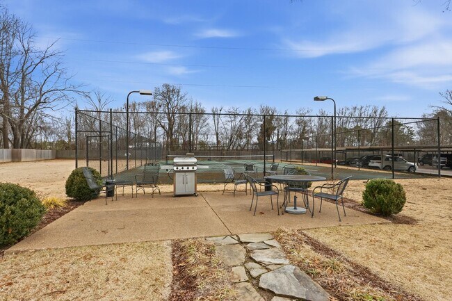 Building Photo - 5400 Park Ave