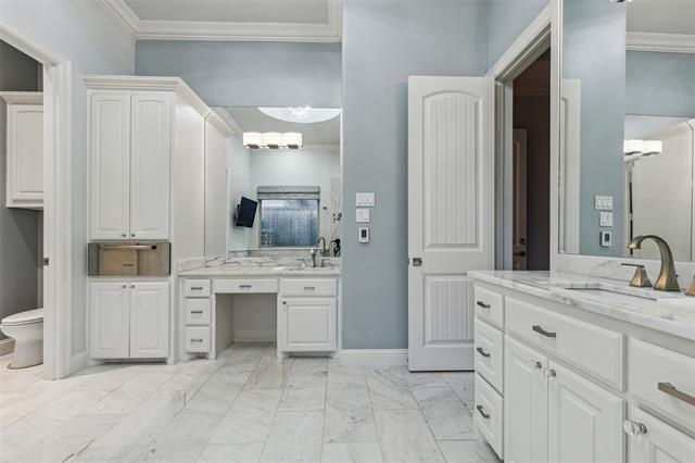 Building Photo - 6405 Royal Ln