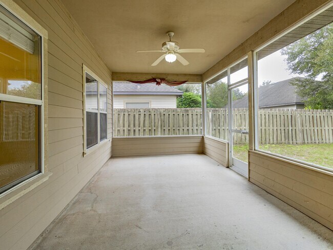 Building Photo - 8436 SW 77th Ave