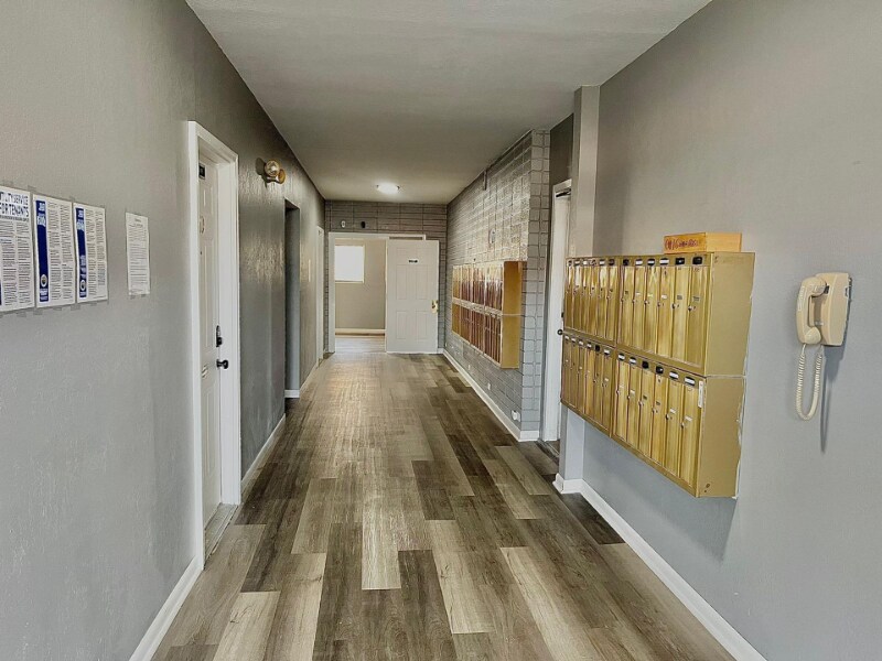 Building Photo - 111 S Summit St