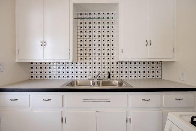 Building Photo - 401 S Berry Rd