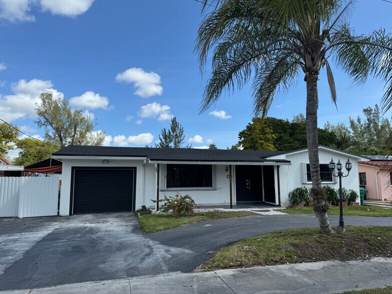 Building Photo - 7495 S Waterway Dr