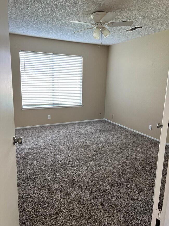 Building Photo - Coming Soon in North Merced!