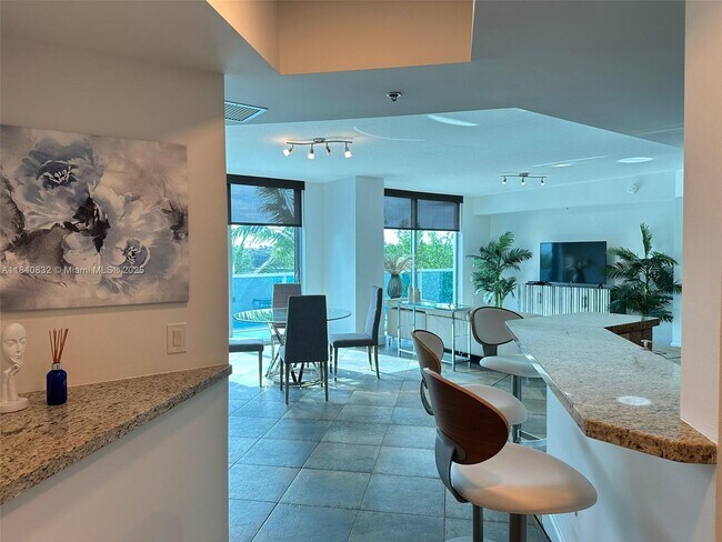 Primary Photo - 2641 N Flamingo Rd