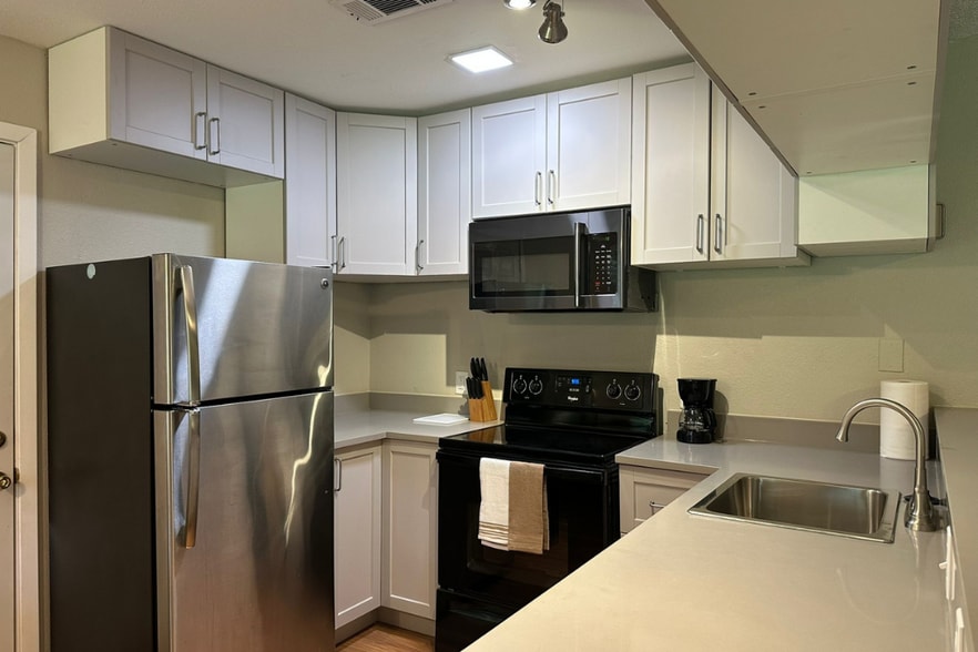 Building Photo - 1607 Sagebrush Trl