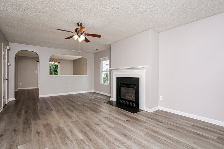 Building Photo - 62 Brookhaven Dr