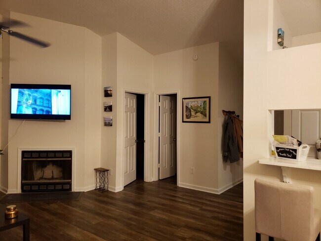 Building Photo - GREAT NECK LANDING CONDO