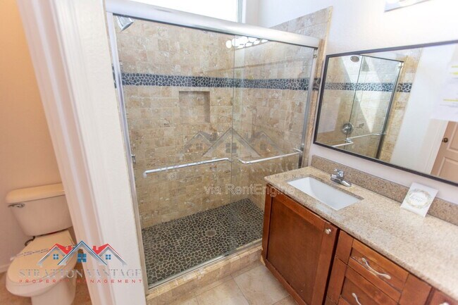 Building Photo - 8039 W Alex Ave