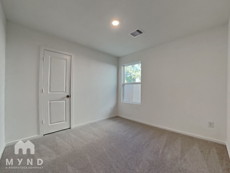 Building Photo - 1737 Lofty Cedar Ct