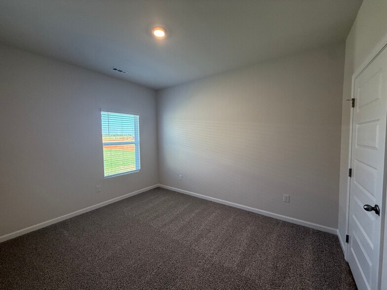 Building Photo - 157 Keller Dr