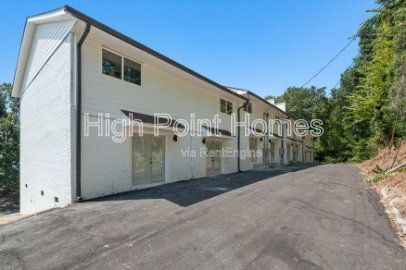 Building Photo - 400 Gallery Ln