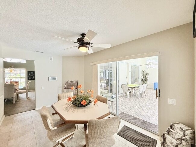Building Photo - 8724 Ashbury Dr