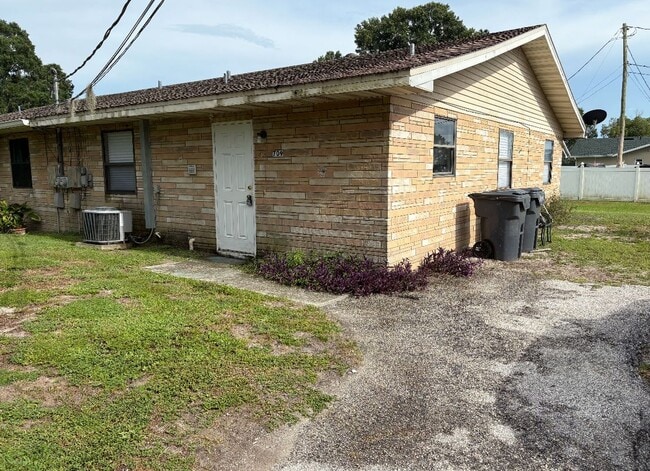Building Photo - 709 Mosley Rd