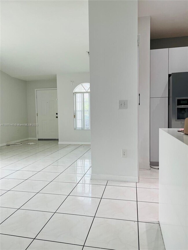 Building Photo - 15765 SW 139th Ave
