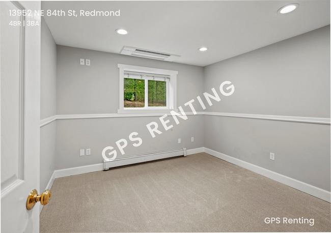 Building Photo - 13952 NE 84th St