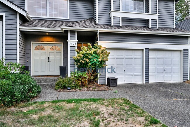 Building Photo - 3 BED & 2.5 BATH FOR RENT