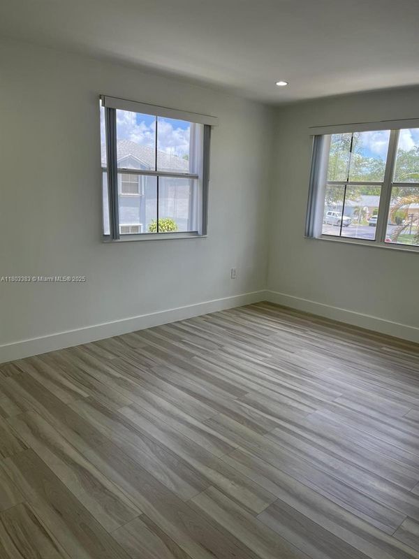 Building Photo - 7030 SW 41st Pl