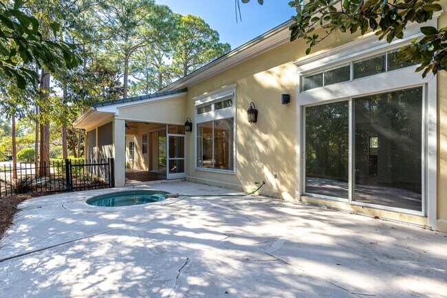 Building Photo - 2928 Pine Valley Dr