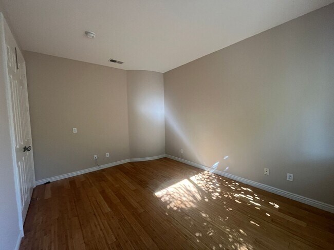Building Photo - Elegant 5-Bedroom Carmel Valley Home with ...