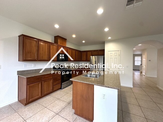 Building Photo - 1811 Waterfall Dr