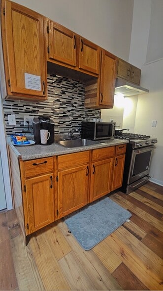 Building Photo - 317 W Fayette St